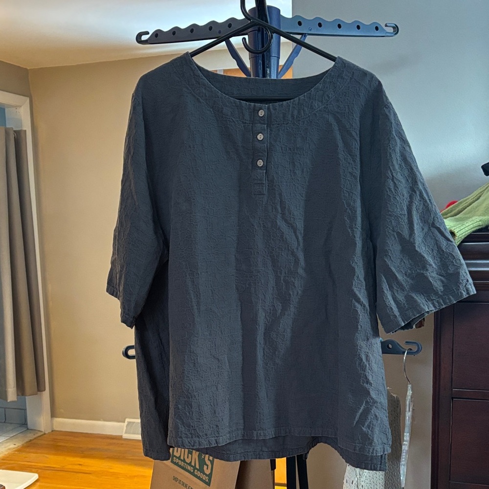 Women’s Round Neck Shirt